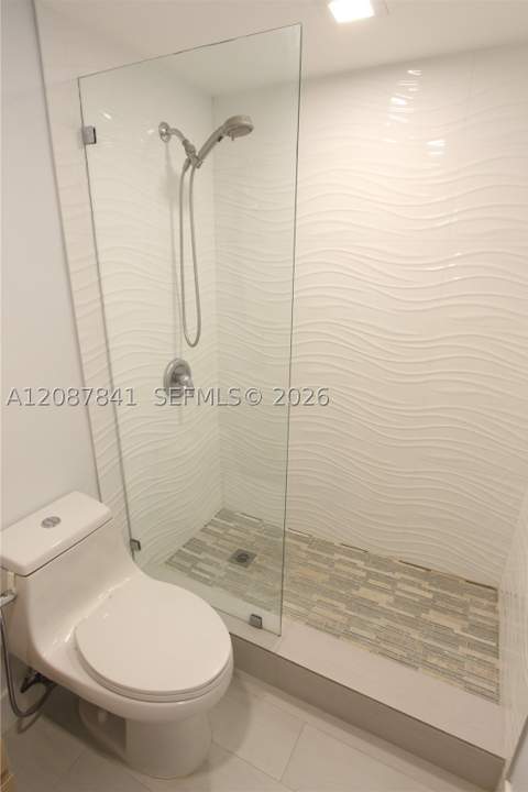 427 Santander Ave 202, Coral Gables FL - photo 9 of 17