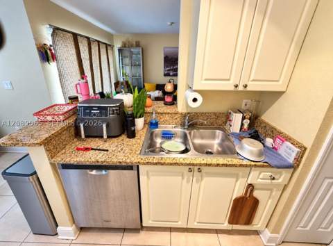 20930 SW 87th Ave 207, Cutler Bay FL - photo 7 of 26