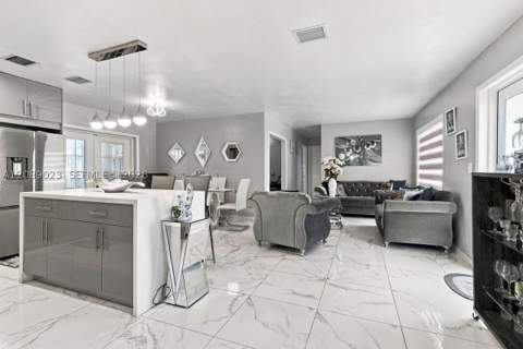 20505 NW 45th Ave, Miami Gardens FL - photo 12 of 55