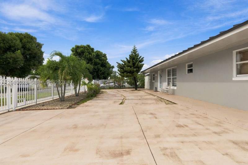 3 bedroom SingleFamilyResidence at 20505 NW 45th Ave, Carol City Gardens 2nd Ad, Miami Gardens — photo 4