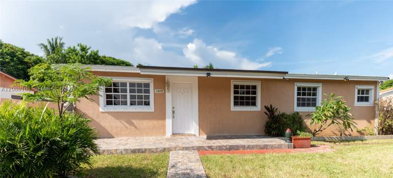 4 bedroom SingleFamilyResidence at 11601 SW 183rd St, South Miami Heights Addn, Miami — photo 5