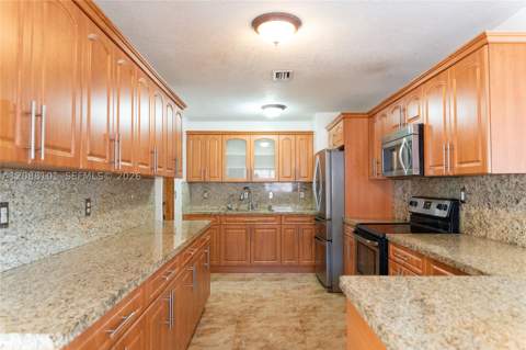11601 SW 183rd St, Miami FL - photo 8 of 40