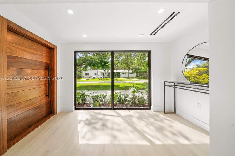 4 bedroom SingleFamilyResidence at 7291 SW 129th St, Paris Ests, Pinecrest — photo 3