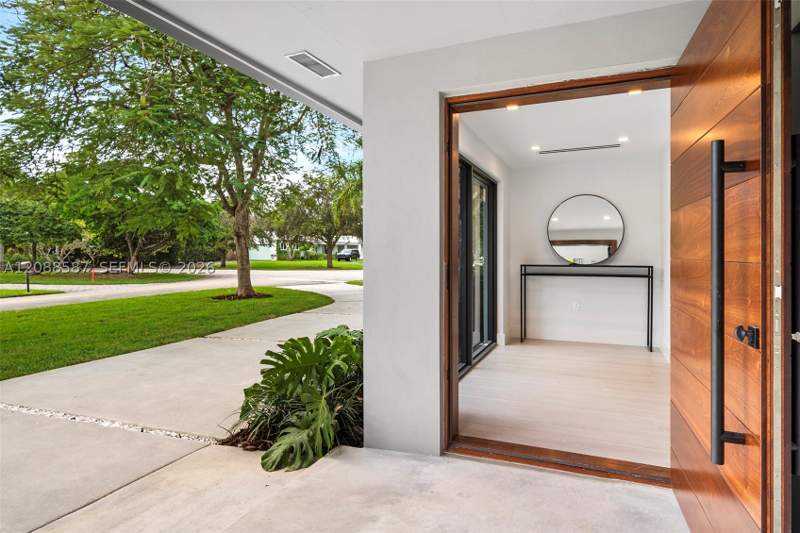 4 bedroom SingleFamilyResidence at 7291 SW 129th St, Paris Ests, Pinecrest — photo 4