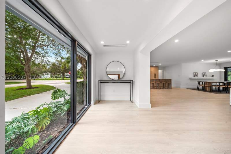 4 bedroom SingleFamilyResidence at 7291 SW 129th St, Paris Ests, Pinecrest — photo 5