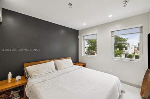 2615 NE 213th St, Miami FL - photo 9 of 29