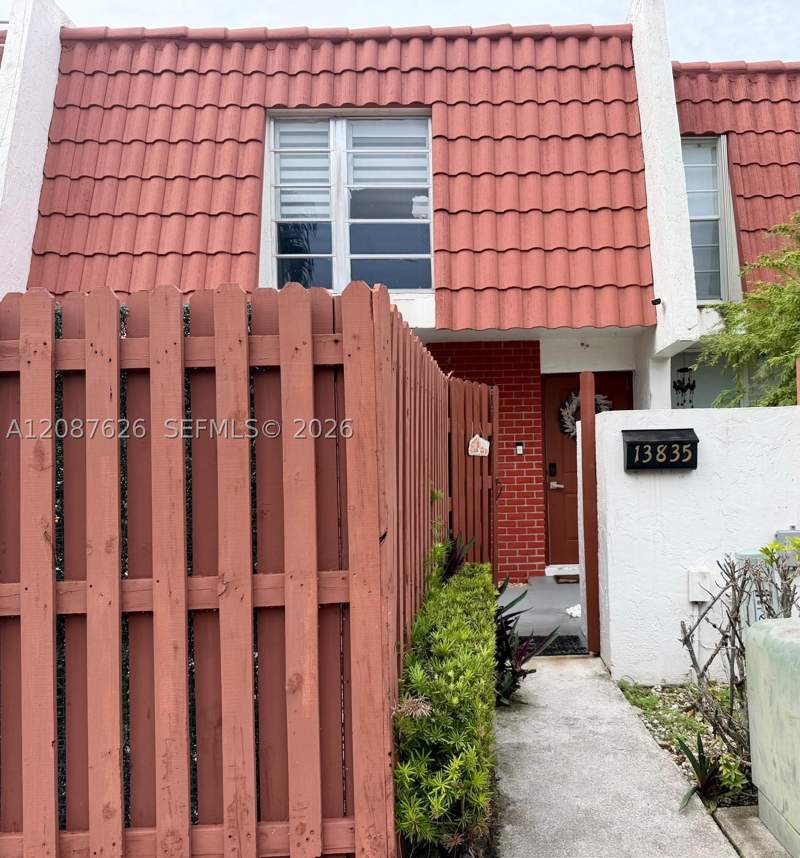 3 bedroom Condominium at 13835 SW 84th St 503, Lake Laura Condo No 2, Miami — photo 2