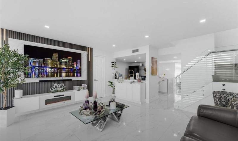 3 bedroom Condominium at 13835 SW 84th St 503, Lake Laura Condo No 2, Miami — photo 3
