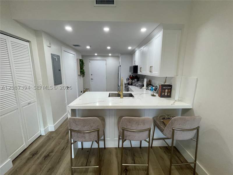 1 bedroom Condominium at 3339 Virginia St 141, Lofts At Mayfair Condo, Miami — photo 3