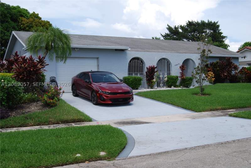 4 bedroom SingleFamilyResidence at 10815 SW 165th Ter, El Alamo Sub, Miami — photo 2