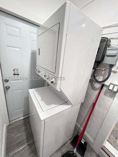 1741 NW 68th Ter, Miami FL - photo 10 of 11
