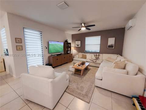 11014 W 35th Ln, Hialeah FL - photo 11 of 67