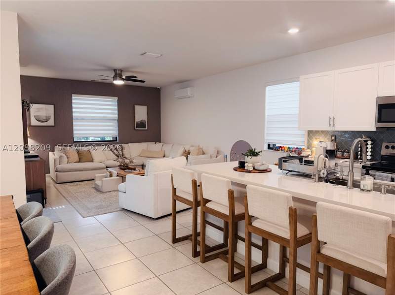 3 bedroom SingleFamilyResidence at 11014 W 35th Ln, Aquabella North, Hialeah — photo 3