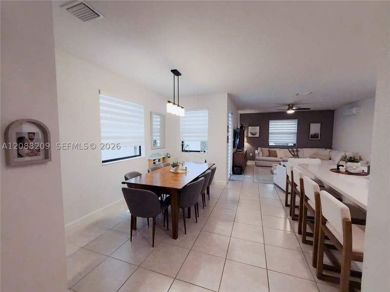 3 bedroom SingleFamilyResidence at 11014 W 35th Ln, Aquabella North, Hialeah — photo 5