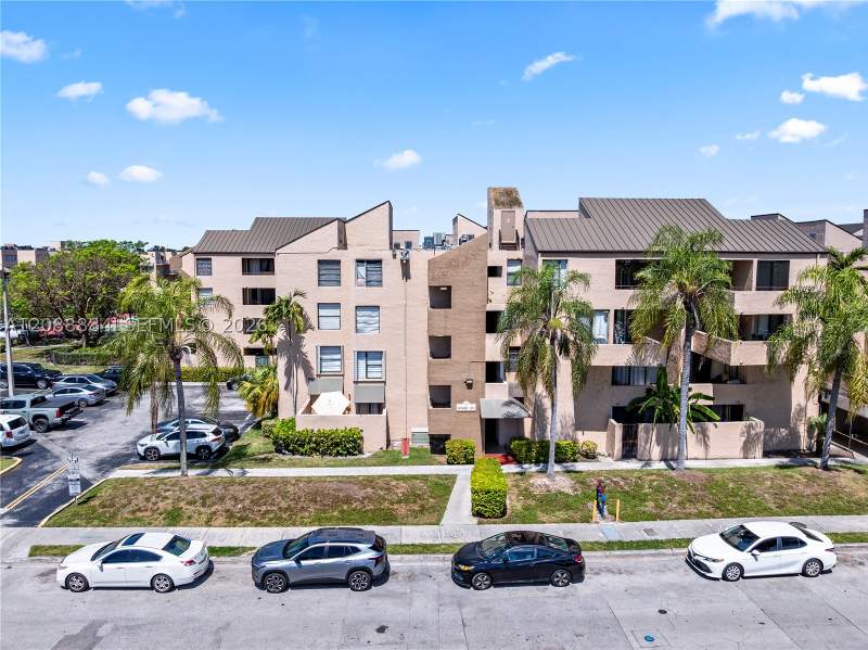 1 bedroom Condominium at 10500 SW 108th Ave B211, The Terraces Condo Ph II, Miami — photo 2