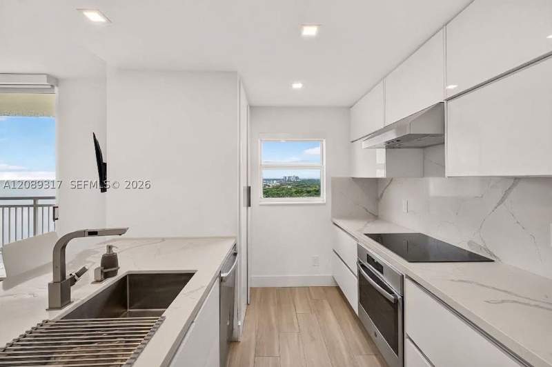 1 bedroom Condominium at 2475 Brickell Ave 2401, The Metropolitan Condo, Miami — photo 5