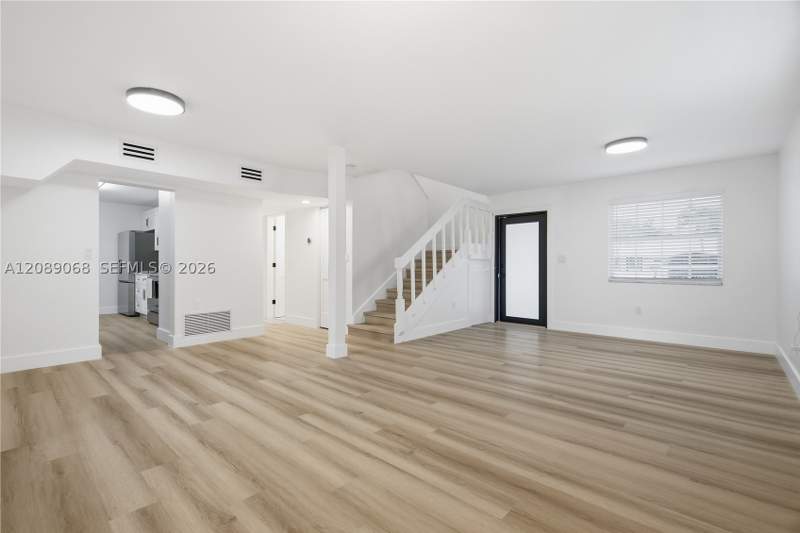 5 bedroom SingleFamilyResidence at 16010 SW 100th Ct, Fairway Park Sec 1, Miami — photo 2