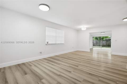 16010 SW 100th Ct, Miami FL - photo 7 of 30
