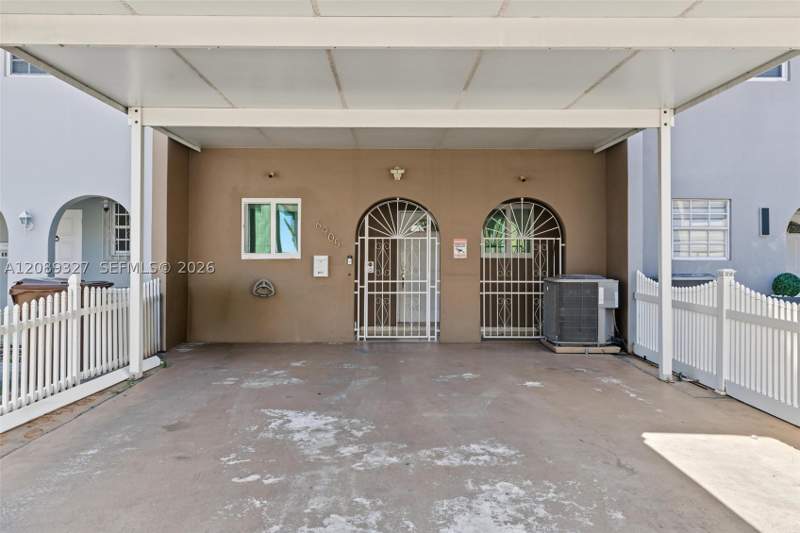 3 bedroom Townhouse at 6905 W 2nd Way, 2nd Addn To Palm Springs, Hialeah — photo 5