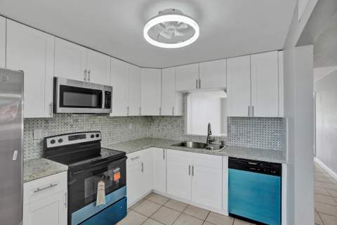 7601 Byron Avenue 3C, Miami Beach FL - photo 10 of 42