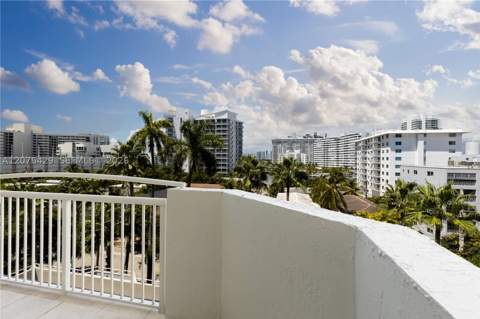 1621 Bay Rd 604, Miami Beach FL - photo 6 of 30