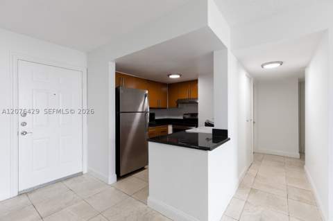 1621 Bay Rd 604, Miami Beach FL - photo 7 of 30