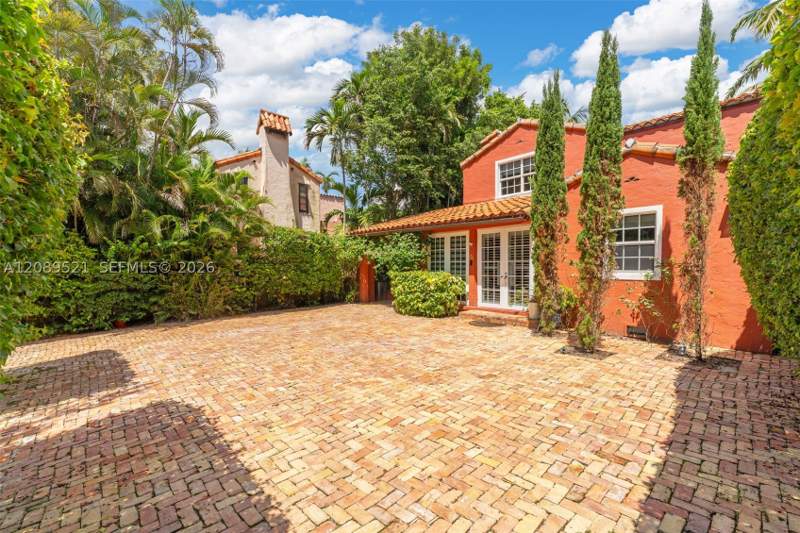 4 bedroom SingleFamilyResidence at 629 Altara Ave, Coral Gables Riviera Sec, Coral Gables — photo 4