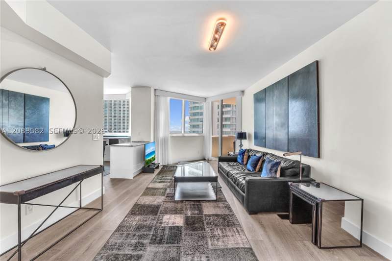 1 bedroom Condominium at 300 S Pointe Dr 809, Portofino Tower Condo, Miami Beach — photo 3