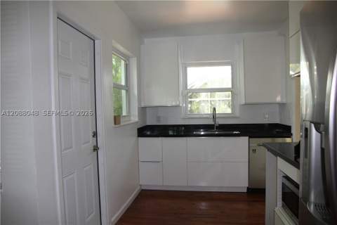 335 Candia Ave, Coral Gables FL - photo 13 of 17