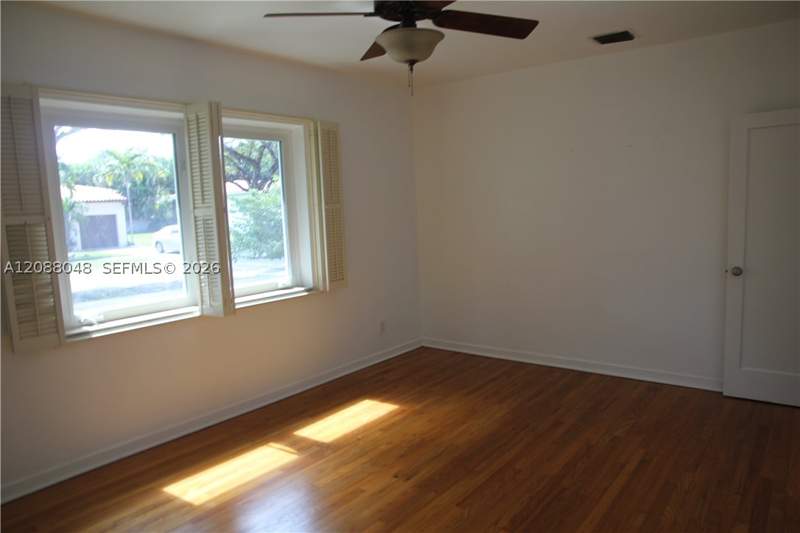 2 bedroom SingleFamilyResidence at 335 Candia Ave, Coconut Grove Sec 1-Coral, Coral Gables — photo 4