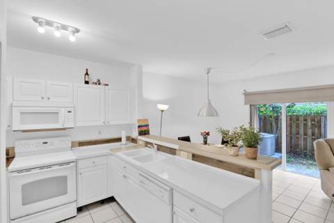 1720 NE 33 Avenue 105-5, Homestead FL - photo 8 of 38