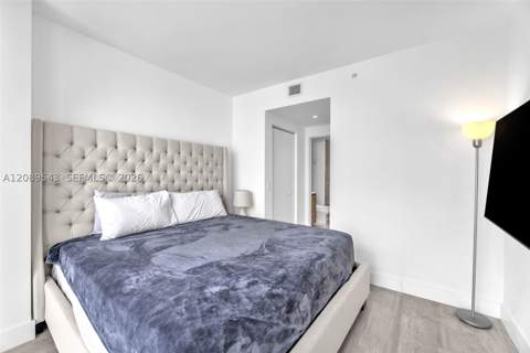 121 NE 34th St 905, Miami FL - photo 6 of 27