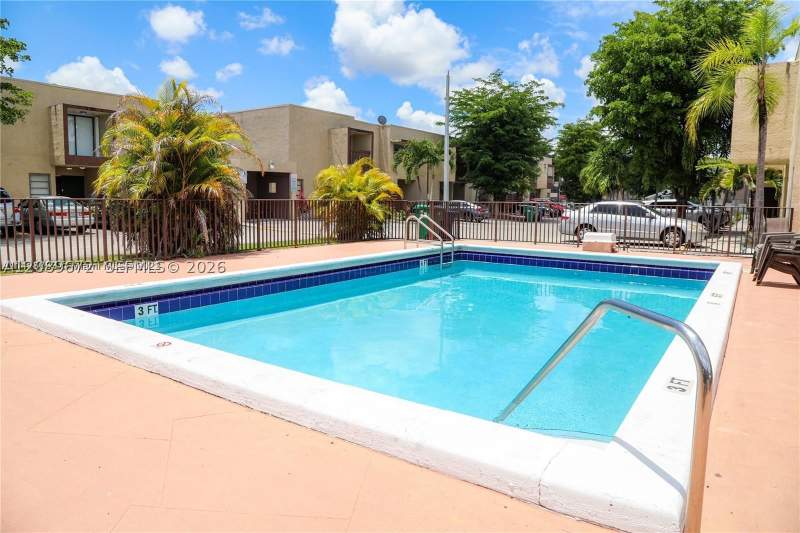 2 bedroom Condominium at 6335 SW 138th Ct 6335-1, Kendale Woods North Condo, Miami — photo 3