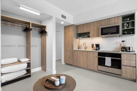 159 NE 6th St 3206, Miami FL - photo 10 of 37