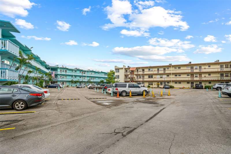 2 bedroom Condominium at 1481 NE Miami Gardens Dr 363, Fourth Moorings Condo, Miami — photo 2