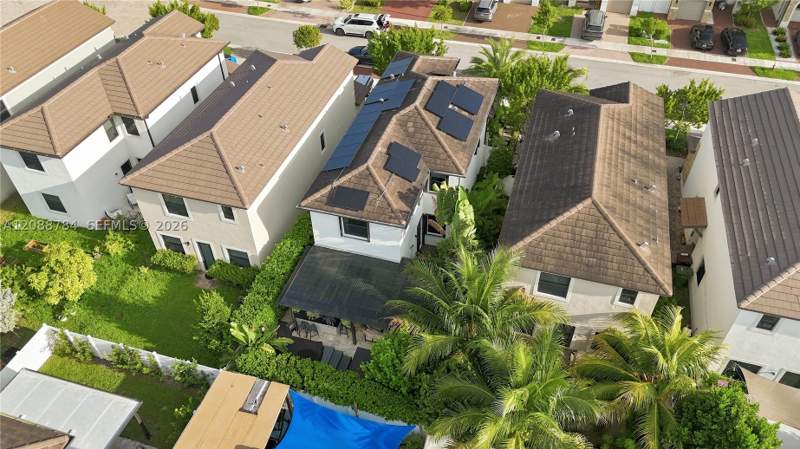 3 bedroom SingleFamilyResidence at 3440 W 110th St, Aquabella North, Hialeah — photo 5