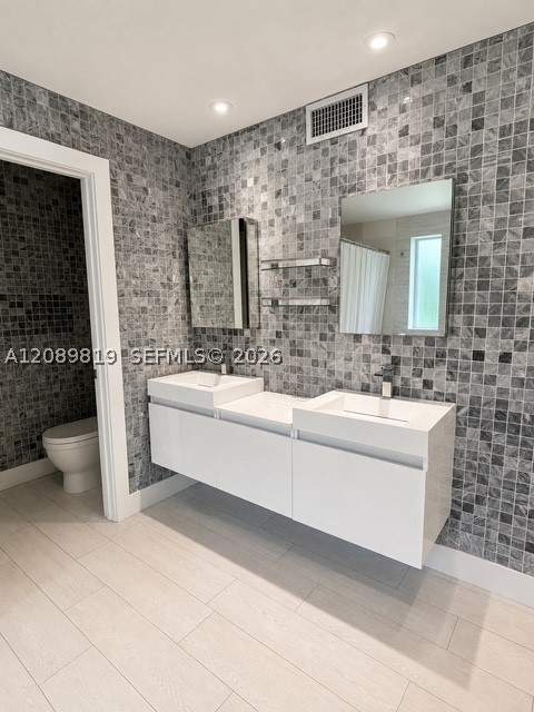 18700 NE 21st Ave, North Miami Beach FL - photo 13 of 15