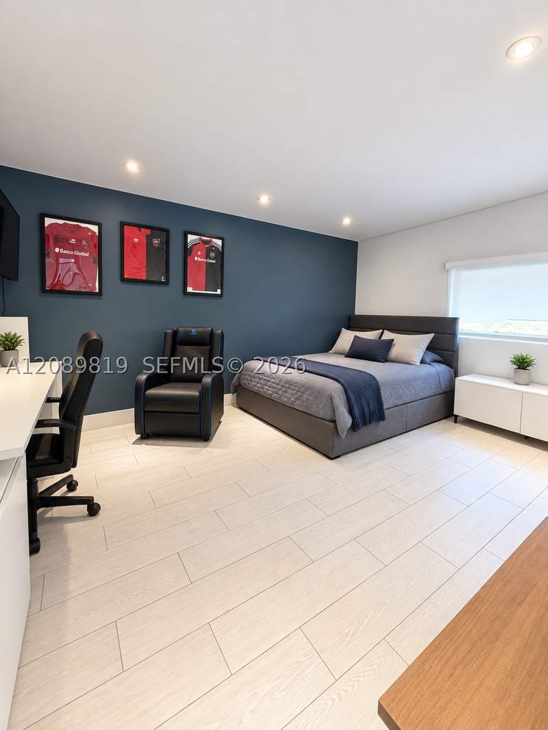 4 bedroom SingleFamilyResidence at 18700 NE 21st Ave, Sky Lake, North Miami Beach — photo 5
