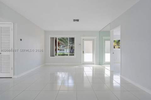 2475 NE 214th St, Aventura FL - photo 13 of 39
