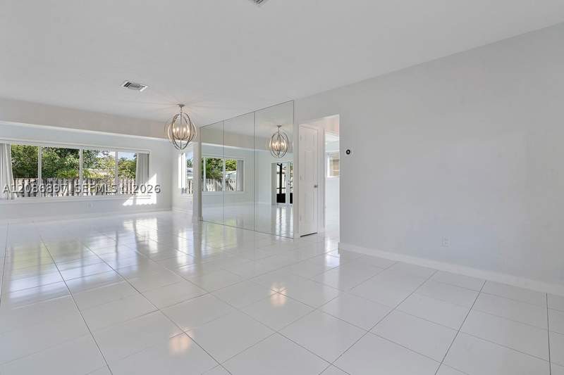 3 bedroom SingleFamilyResidence at 2475 NE 214th St, Highland Lakes, Aventura — photo 4