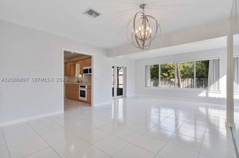 2475 NE 214th St, Aventura FL - photo 6 of 39