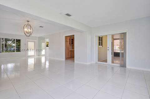 2475 NE 214th St, Aventura FL - photo 8 of 39