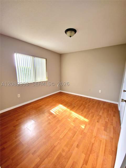 990 NE 33rd Ter 102, Homestead FL - photo 6 of 13