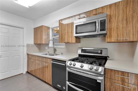 2505 NE 214th St, Aventura FL - photo 12 of 26