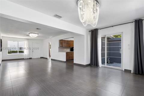 2505 NE 214th St, Aventura FL - photo 13 of 26