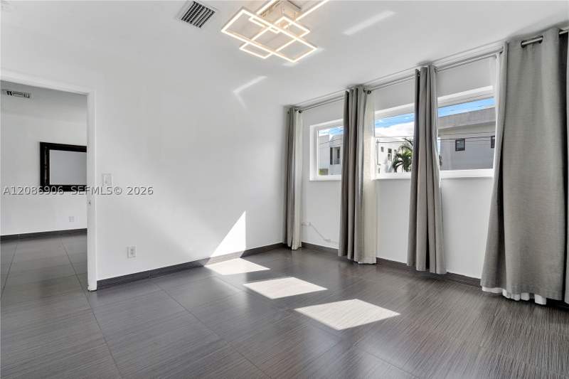 3 bedroom SingleFamilyResidence at 2505 NE 214th St, Highland lakes, Aventura — photo 2