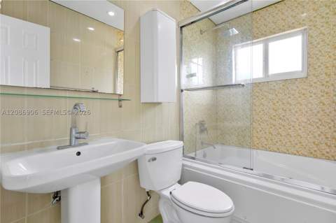 2505 NE 214th St, Aventura FL - photo 24 of 26