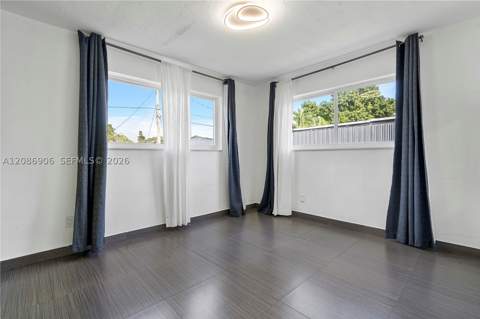2505 NE 214th St, Aventura FL - photo 7 of 26