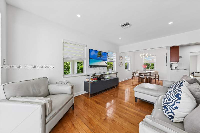 3 bedroom SingleFamilyResidence at 47 Fonseca Ave, Coral Gables Flagler Stre, Coral Gables — photo 4