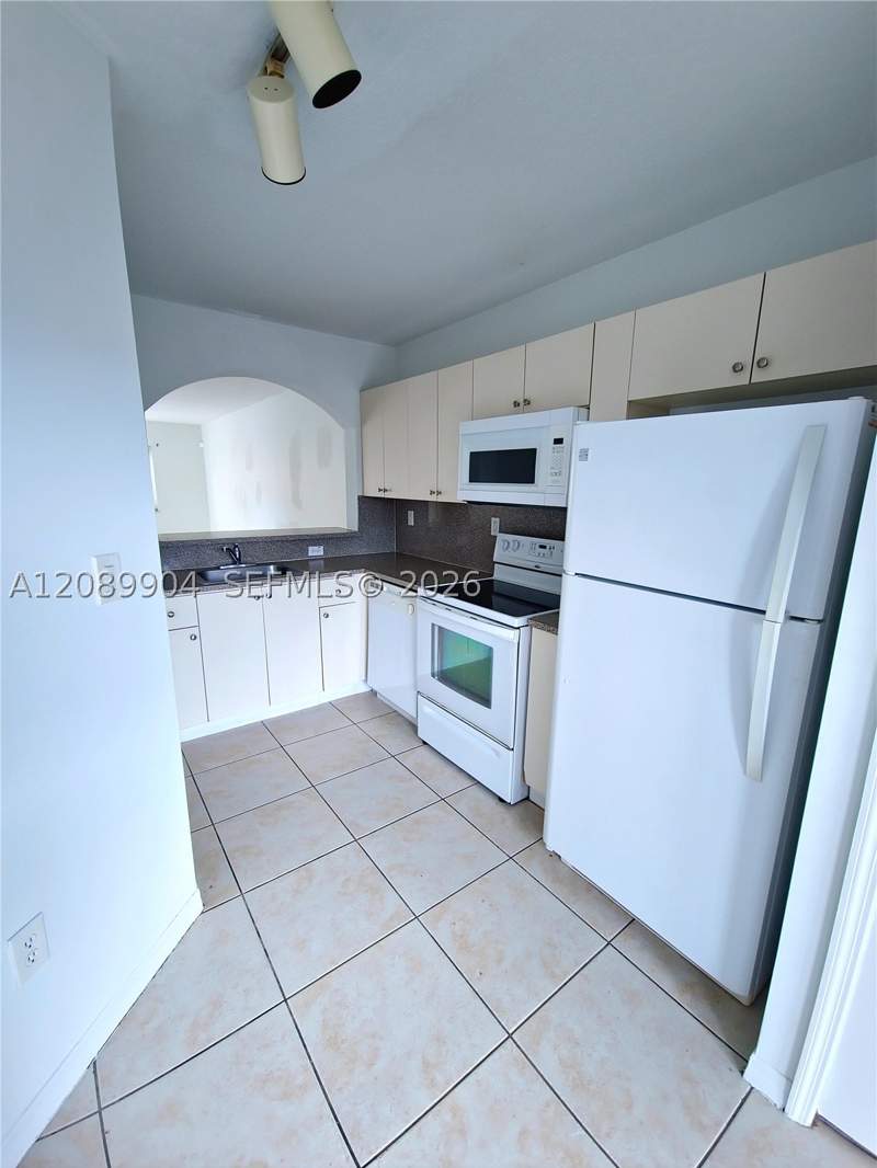 2 bedroom Condominium at 940 NE 33rd Ter 102, Monterey At Malibu Bay Co, Homestead — photo 5